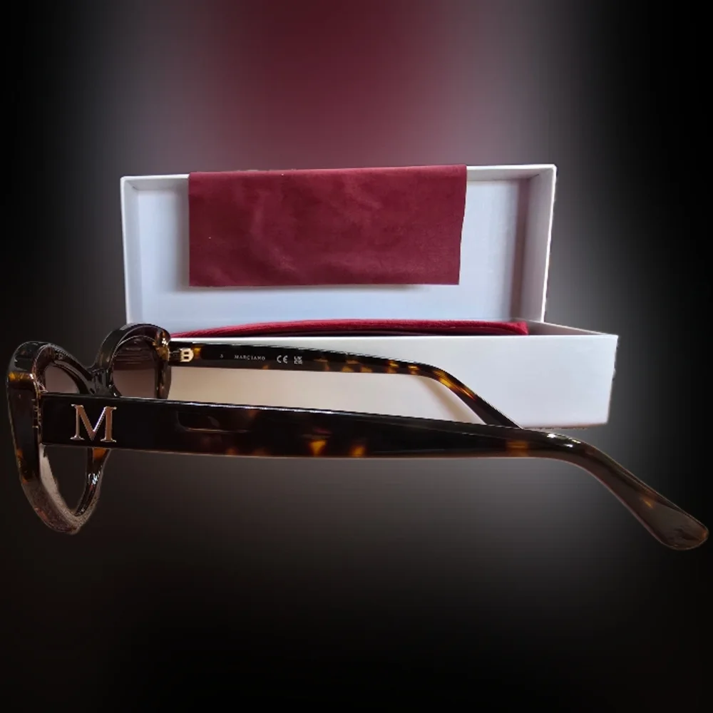 GUESS BY MARCIANO GM00001 Sun Glasses gradient Authentic New 55 Unisex